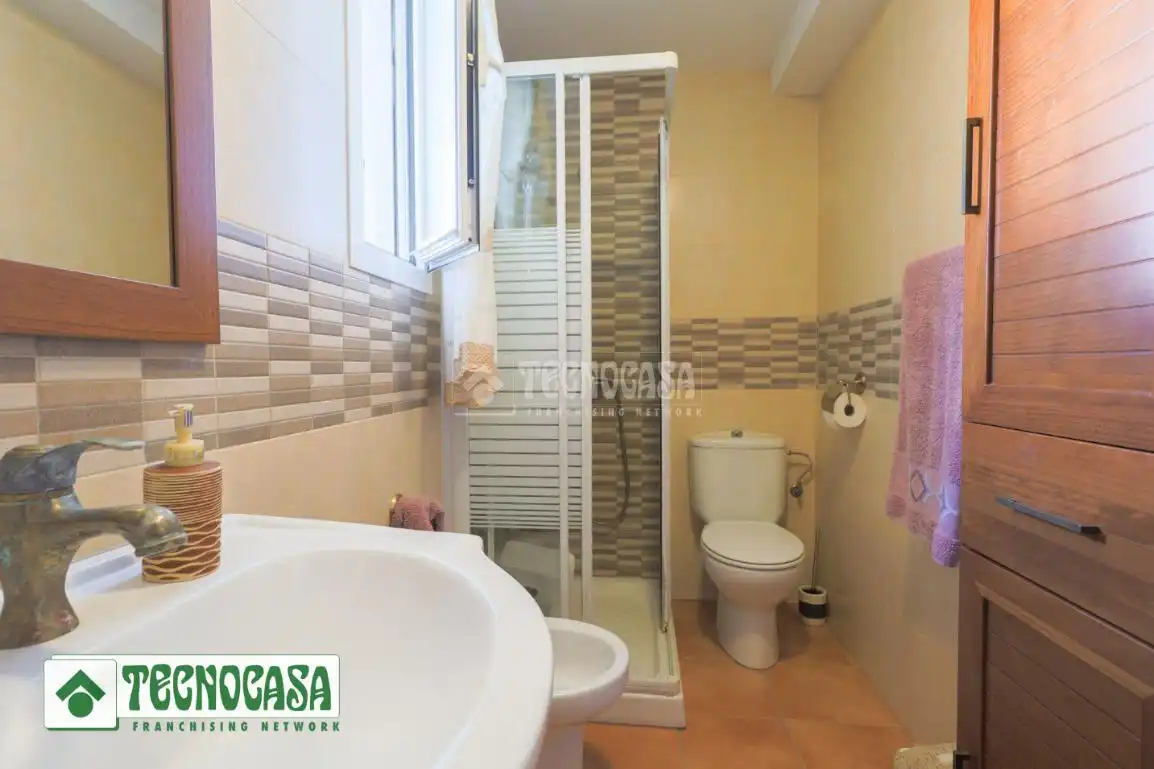Badezimmer von Einfamilien-Reihenhaus zum Verkauf in Adra mit Terrasse, Möbliert und Alarm