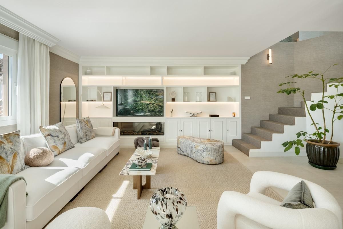 Living room of Attic for sale in Marbella  with Air Conditioner, Terrace and Swimming Pool