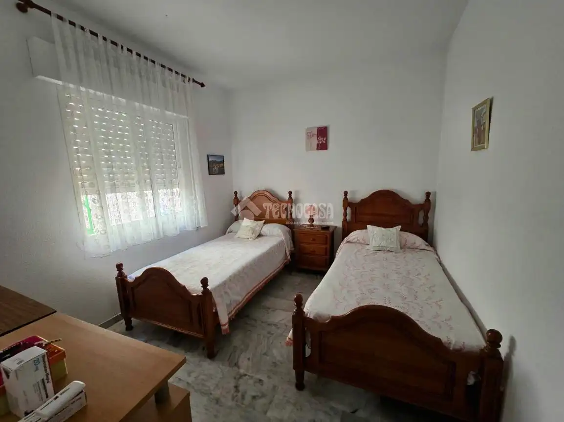 Habitación de Casa adosada en venta en Morón de la Frontera
