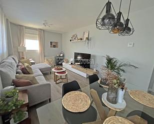 Living room of Flat for sale in  Madrid Capital  with Air Conditioner, Heating and Storage room