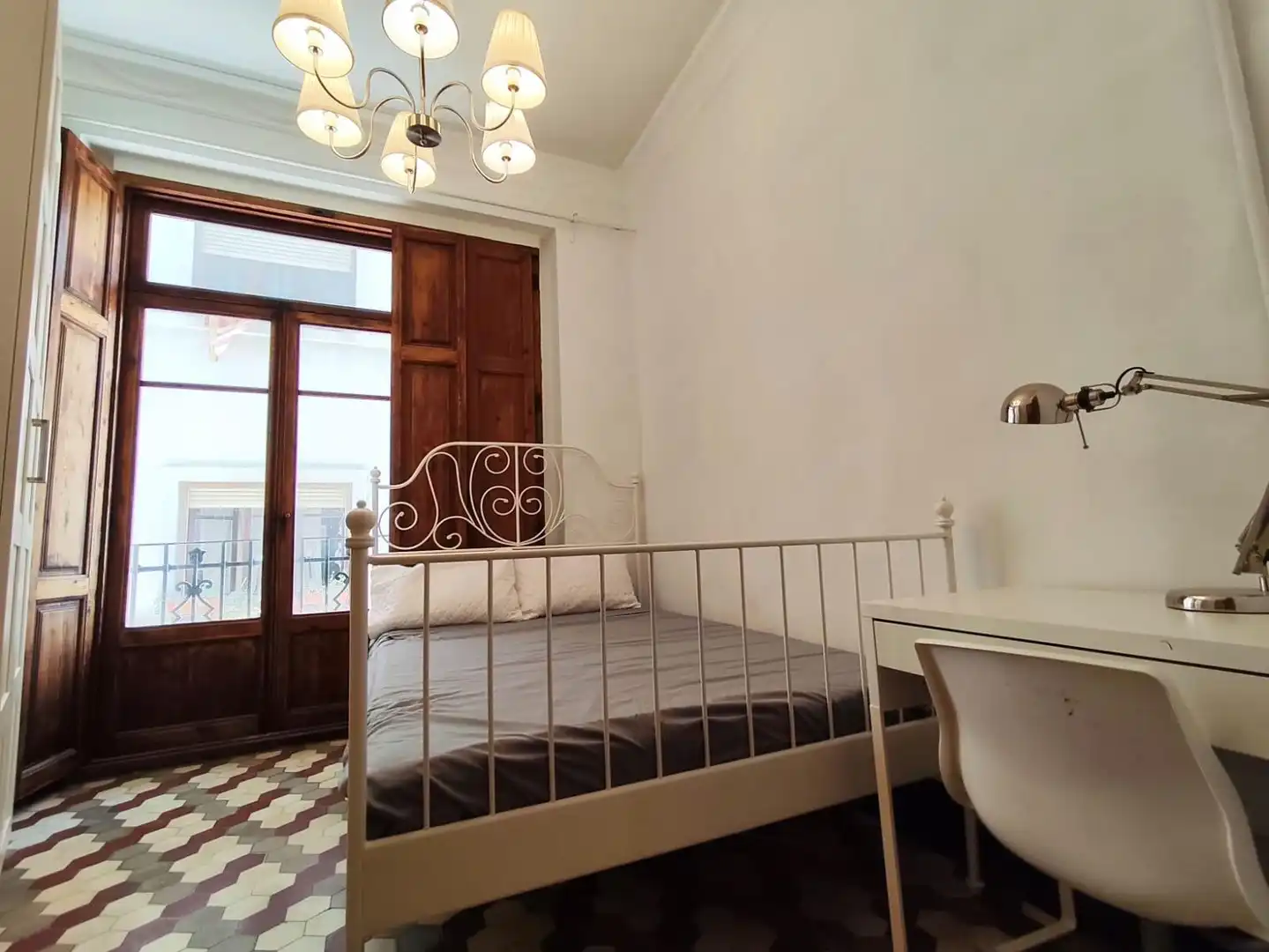 Schlafzimmer von Wohnung zur Miete in Valencia mit Klimaanlage, Heizung und Möbliert