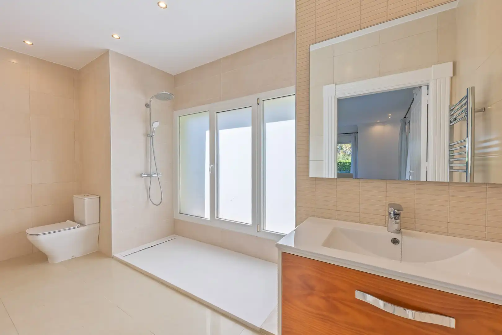 Baño de Casa o chalet en venta en Sotogrande con Aire acondicionado, Jardín privado y Terraza