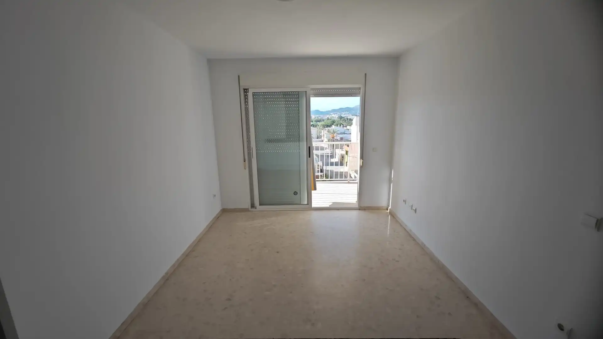 Apartamento en venta en Daimús con Terraza, Piscina y Amueblado