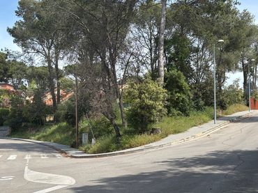Terreno residencial en venta en Carrer cedre 4