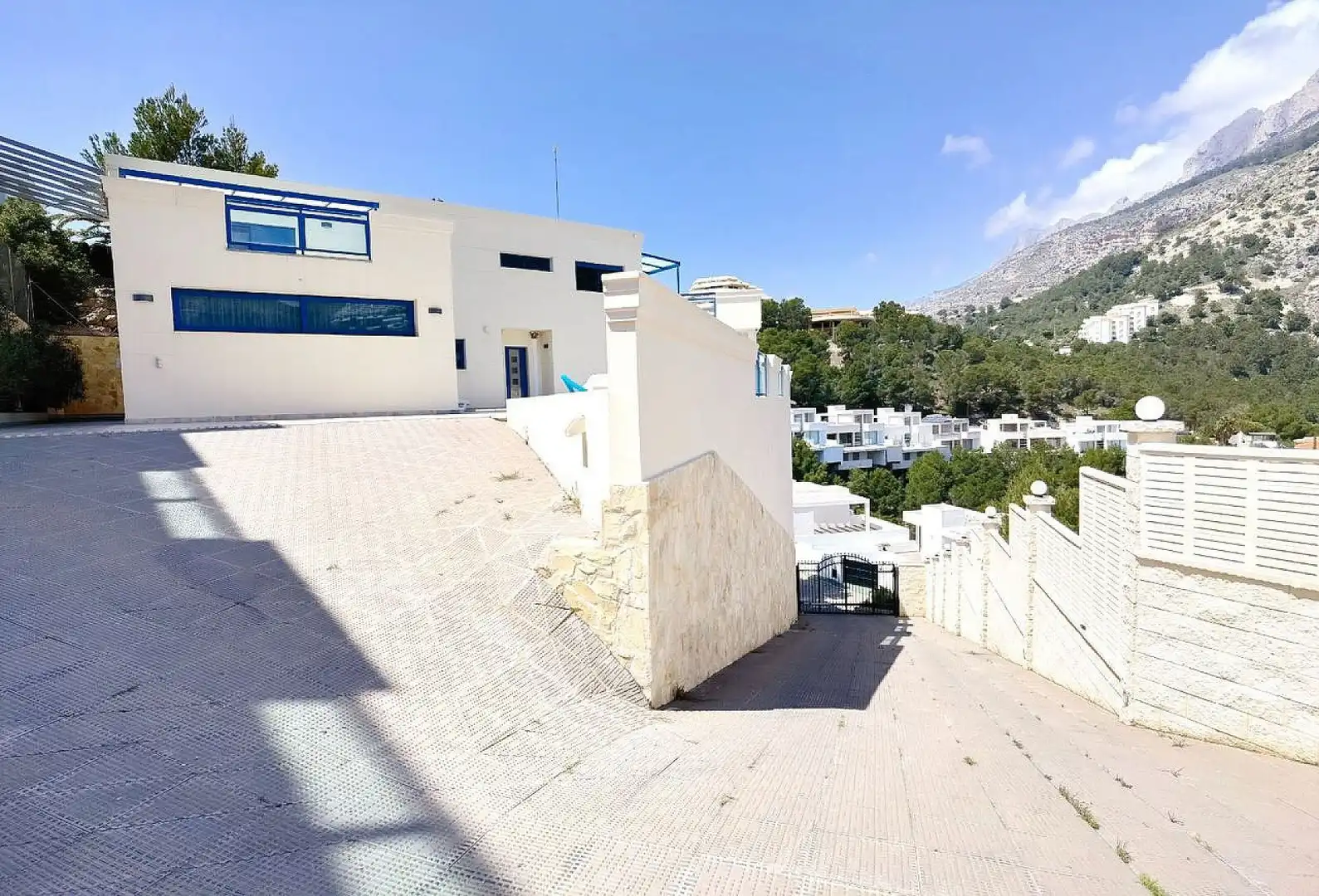 Vista exterior de Casa o chalet en venta en Altea con Calefacción, Terraza y Piscina
