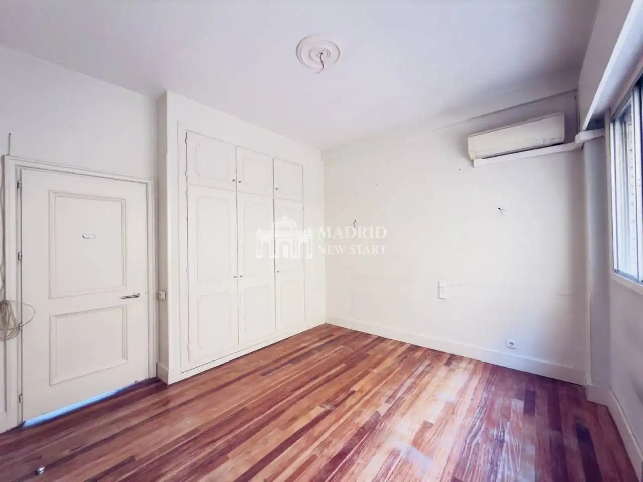 Schlafzimmer von Wohnung zum Verkauf in Madrid mit Klimaanlage, Heizung und Terrasse
