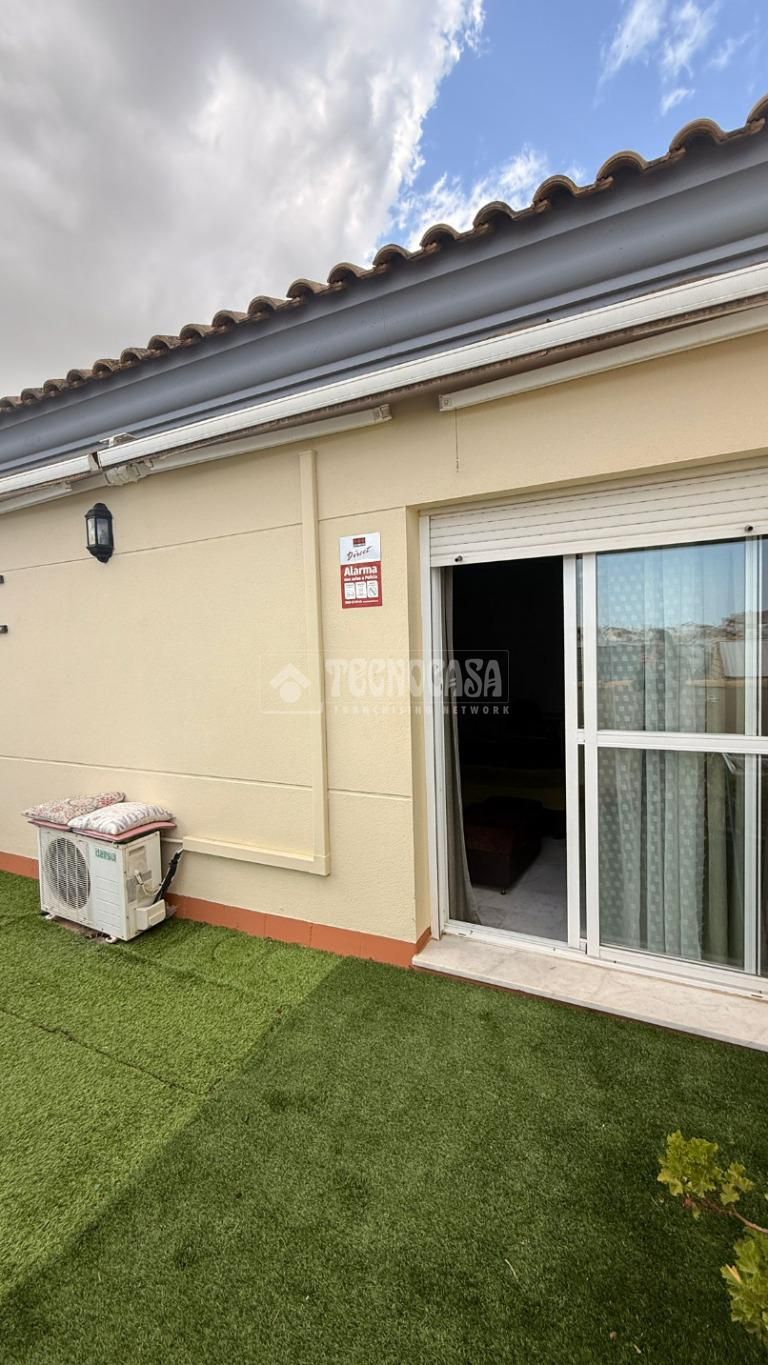 Attic for sale in Alcalá de Guadaira  with Air Conditioner, Terrace and Furnished