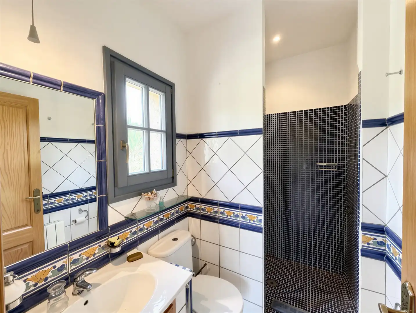 Badezimmer von Country house zum Verkauf in Andratx mit Klimaanlage, Heizung und Abstellraum