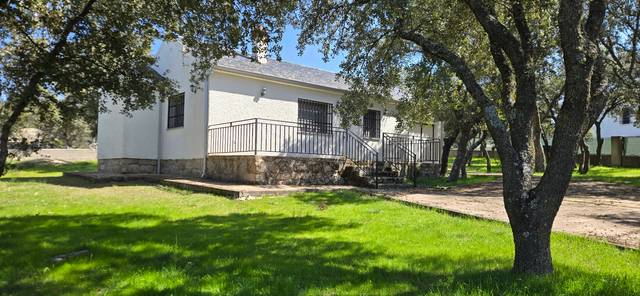 Casa-chalet en Venta en Ituero y Lama