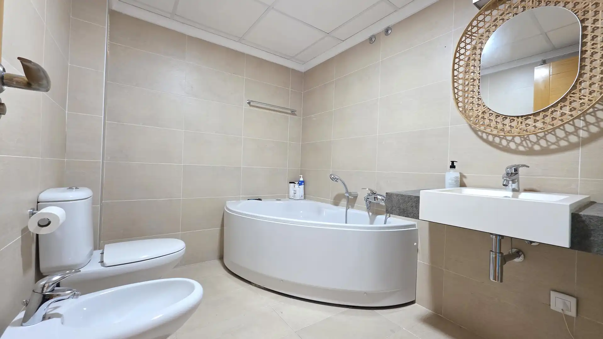 Baño de Piso en venta en Gandia con Aire acondicionado, Calefacción y Terraza