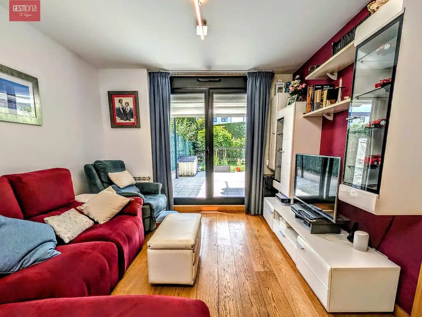 Sala d'estar de Planta baixa en venda en Santander amb Calefacció, Jardí privat i Terrassa