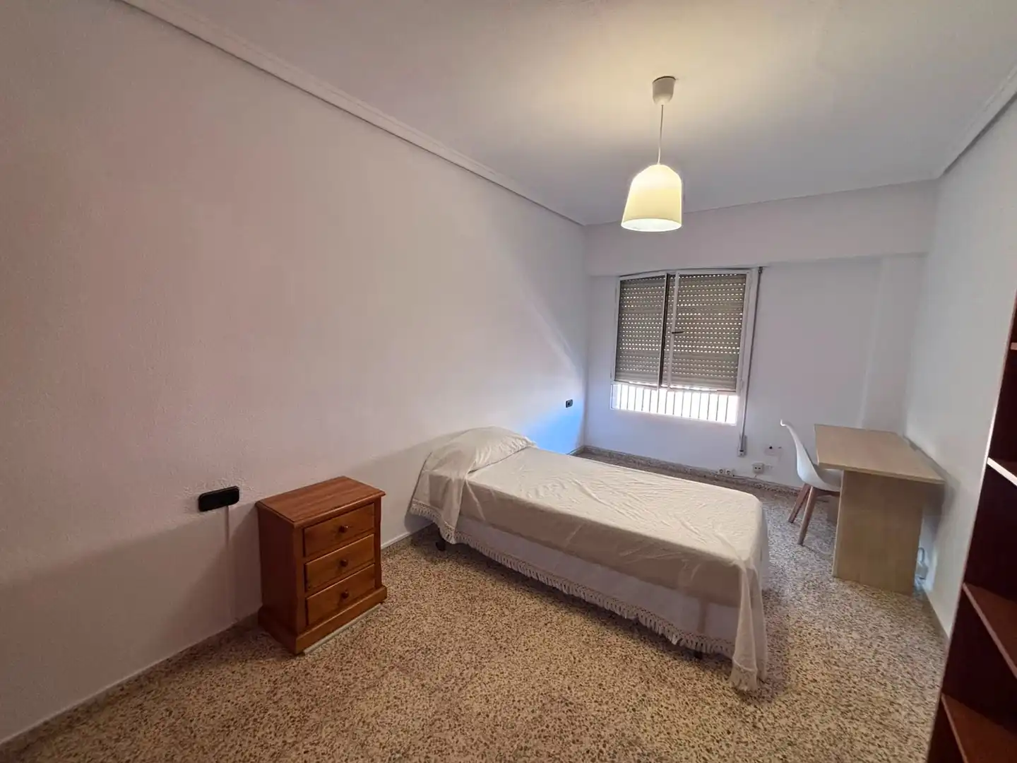 Schlafzimmer von Wohnung zur Miete in Burjassot mit Klimaanlage, Möbliert und Ofen