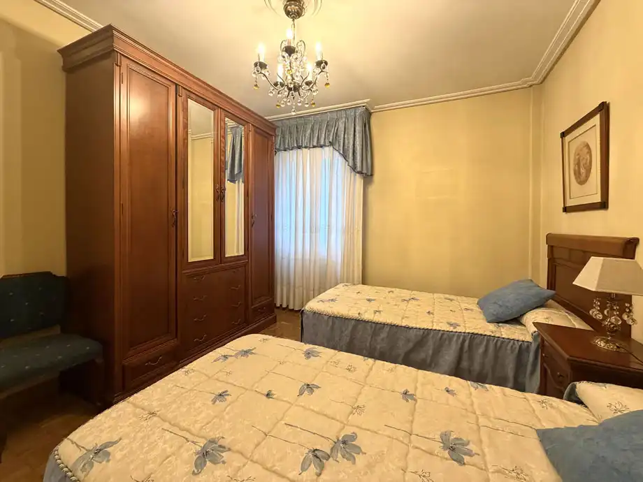 Habitación de Piso en venta en Vitoria - Gasteiz con Calefacción, Parquet y Terraza