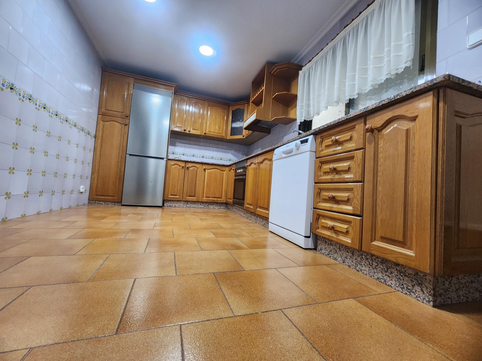 Kitchen of Attic for sale in Crevillent  with Parquet flooring and Terrace