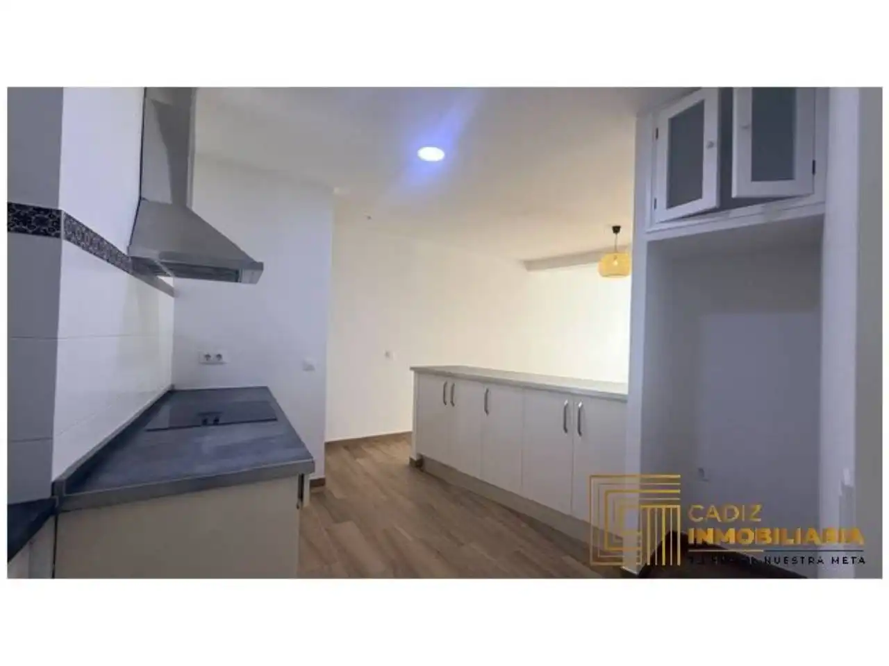 Kitchen of Flat for rent in El Puerto de Santa María  with Air Conditioner and Balcony