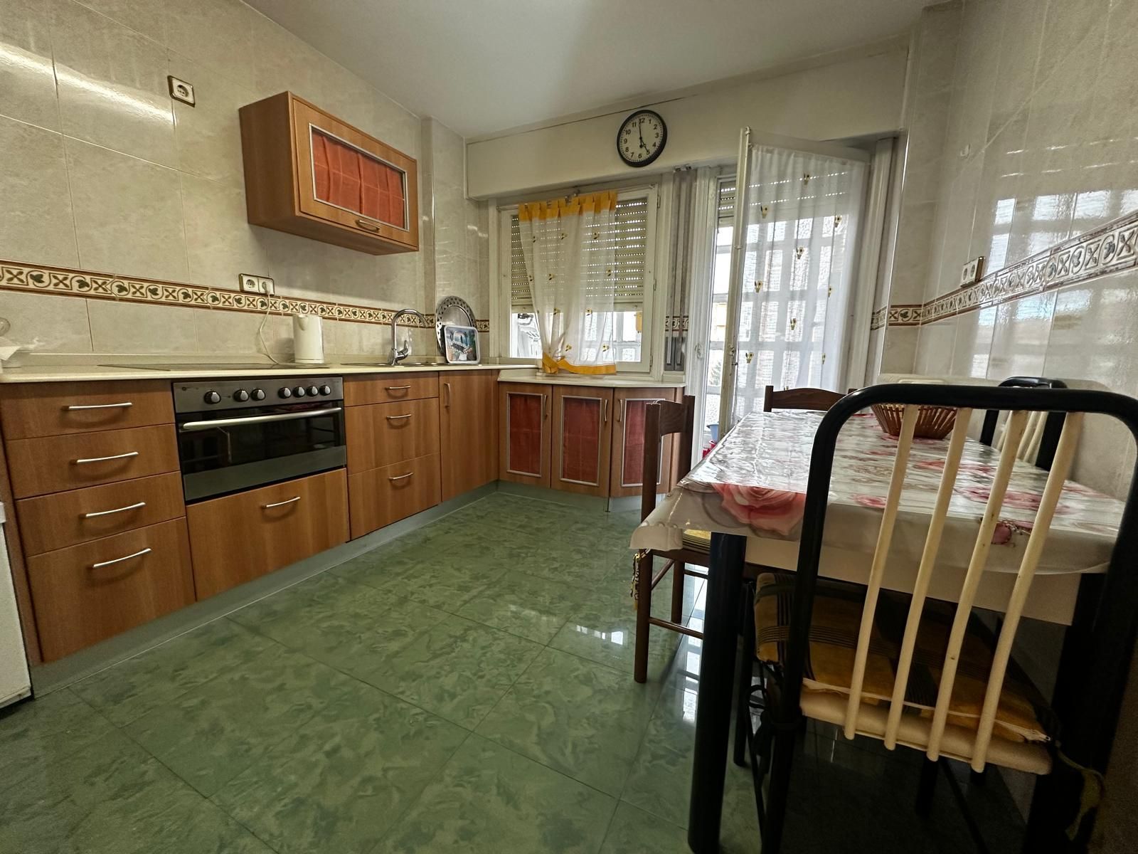 Cocina de Piso en venta en  Logroño con Aire acondicionado, Calefacción y Terraza