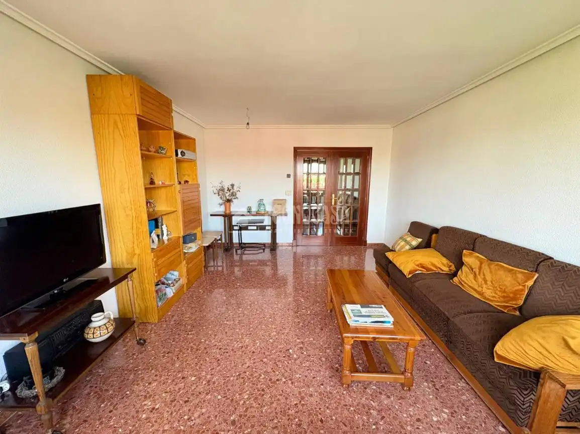 Sala de estar de Piso en venta en  Zaragoza Capital con Calefacción, Terraza y Trastero