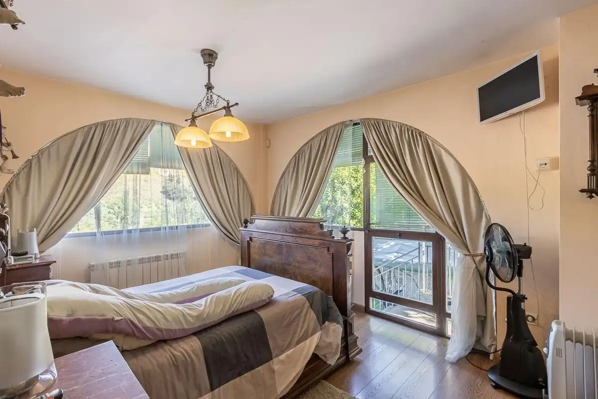 Dormitori de Casa o xalet en venda en Pinos Genil amb Aire condicionat, Jardí privat i Terrassa