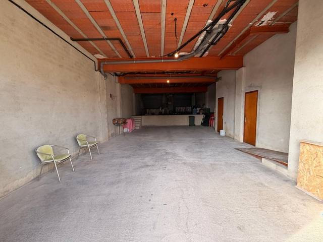 Local comercial en Alquiler en Calle del Garbí en Les Creus