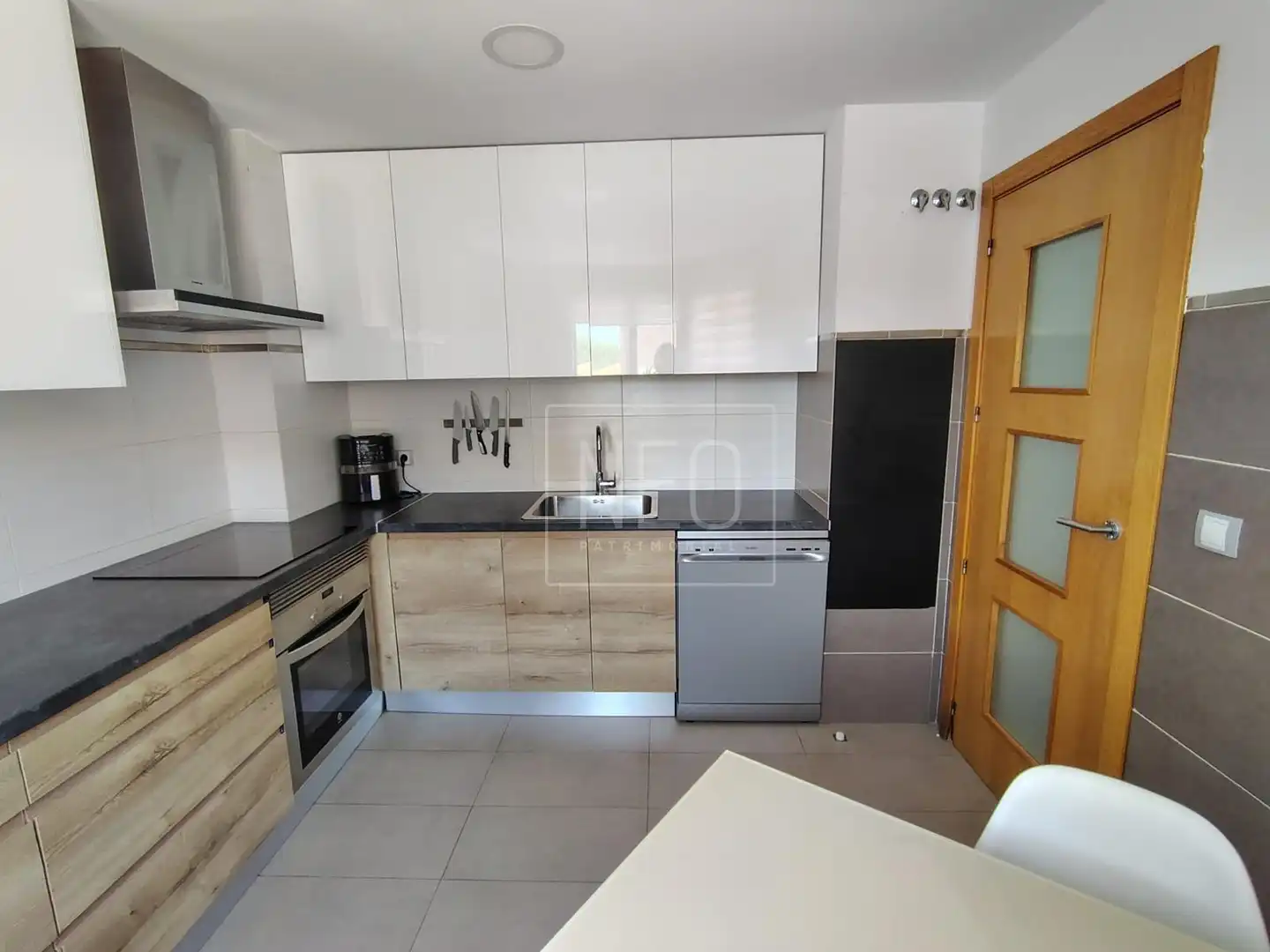 Cocina de Casa adosada en venta en Villalbilla con Aire acondicionado, Calefacción y Jardín privado