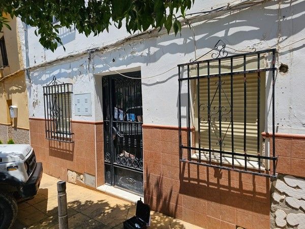 Exterior view of Single-family semi-detached for sale in Encinas Reales