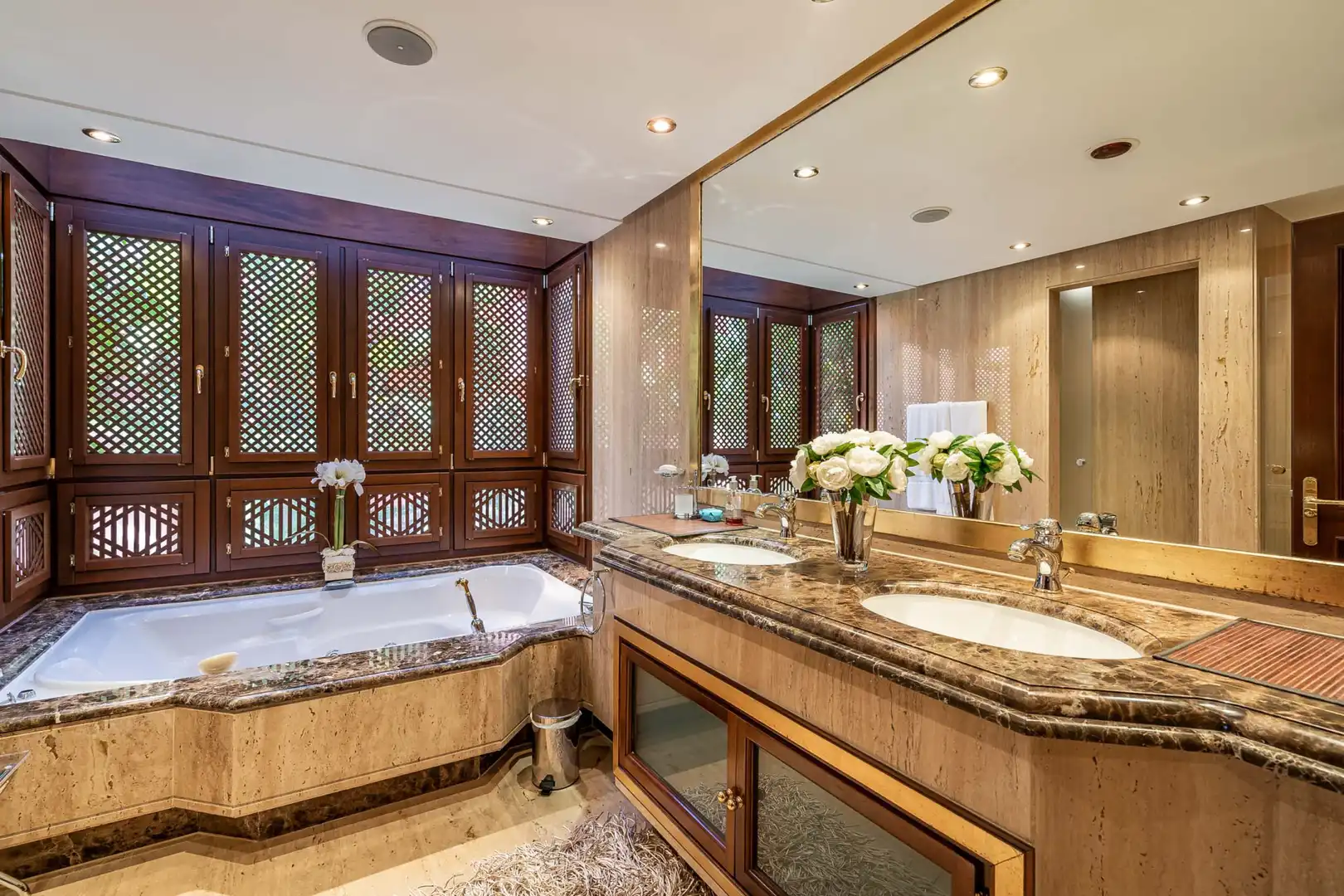 Badezimmer von Maisonette zum Verkauf in Estepona mit Klimaanlage, Terrasse und Schwimmbad