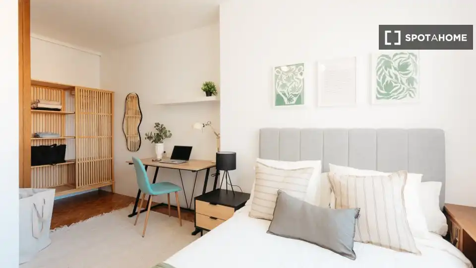 Bedroom of Flat for rent in Valencia  with Air Conditioner, Heating and Furnished