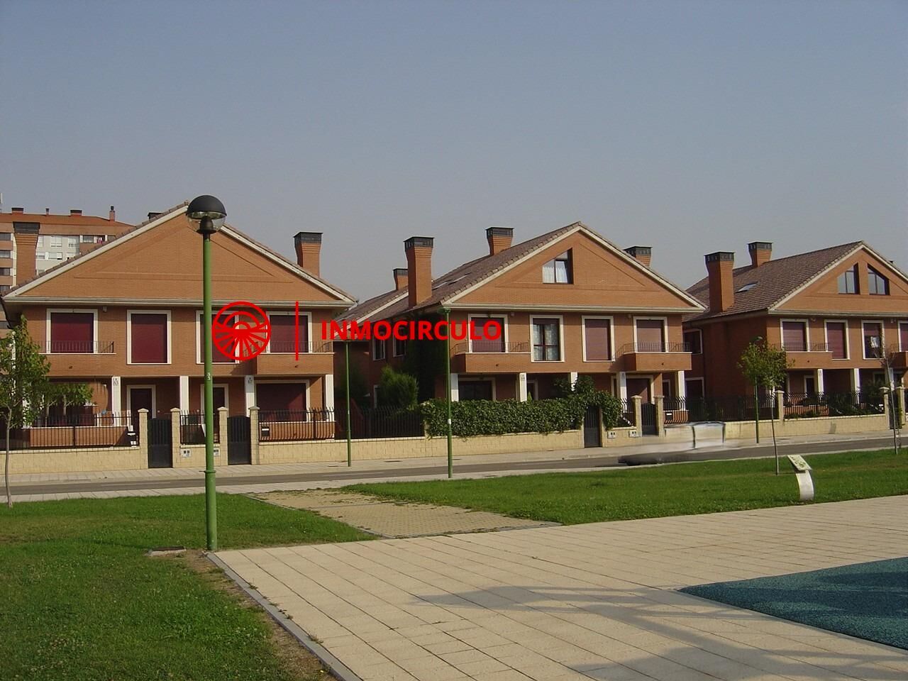 Exterior view of House or chalet for sale in Burgos Capital  with Heating, Private garden and Terrace