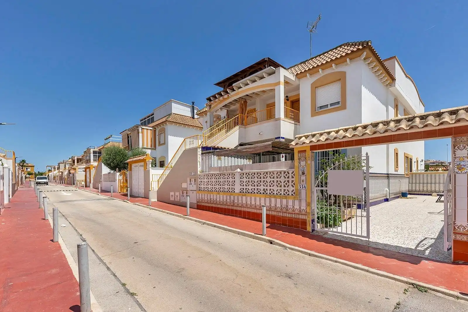 Exterior view of Houses for sale in Torrevieja  with Terrace, Furnished and Community pool