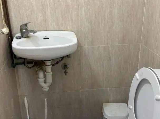 Bany de Local de lloguer en Cádiz