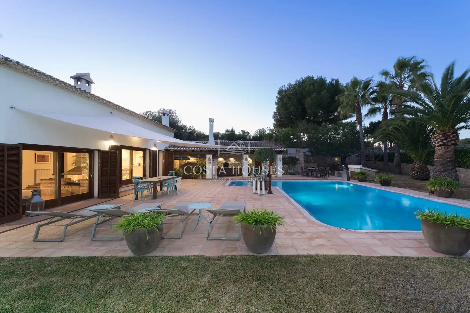 Vista exterior de Casa o xalet en venda en Jávea / Xàbia amb Aire condicionat, Jardí privat i Terrassa