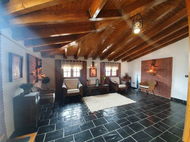 Casa-chalet en Venta en Ferreira