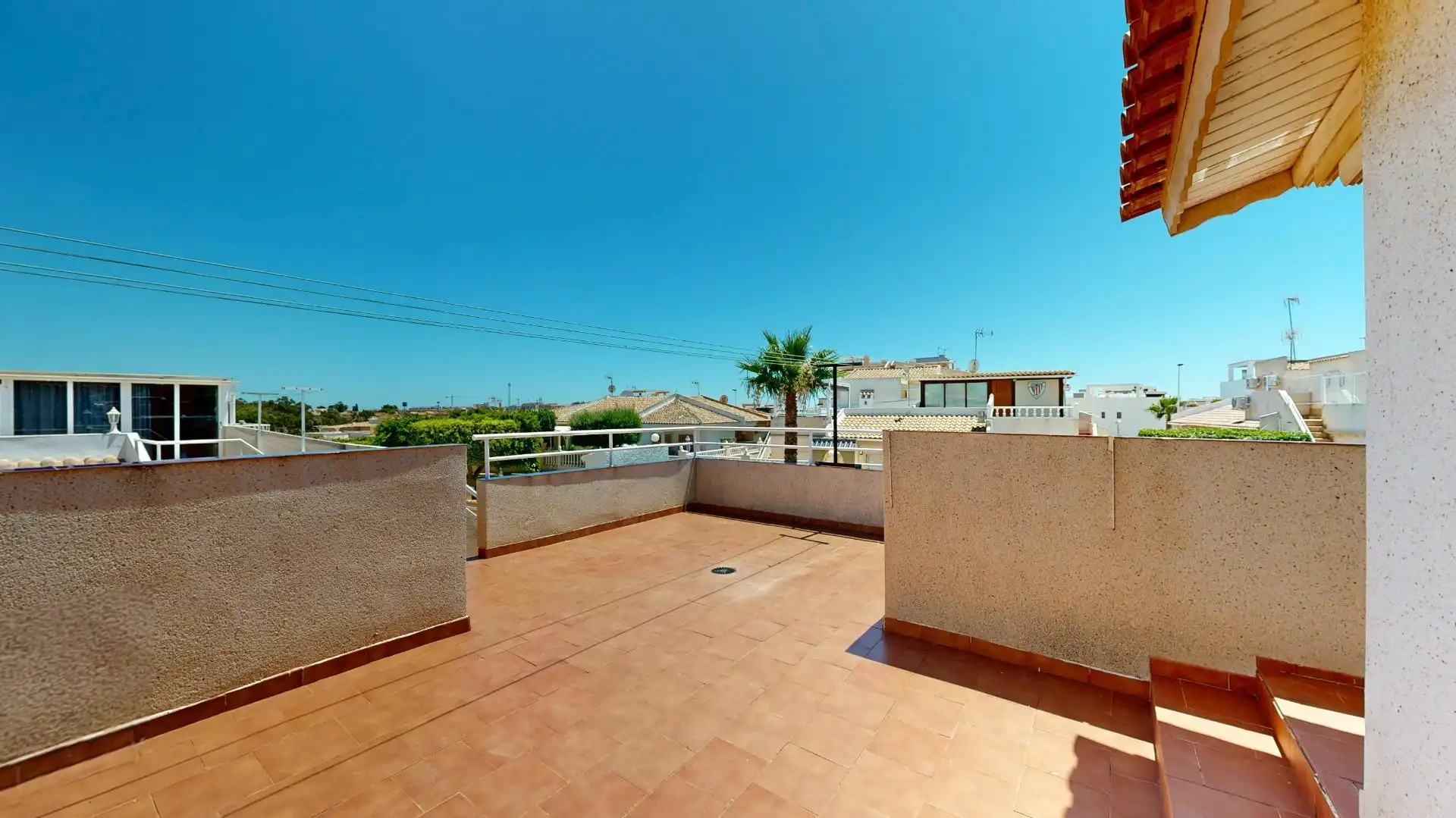 Terrassa de Casa adosada en venda en Torrevieja amb Aire condicionat, Calefacció i Jardí privat