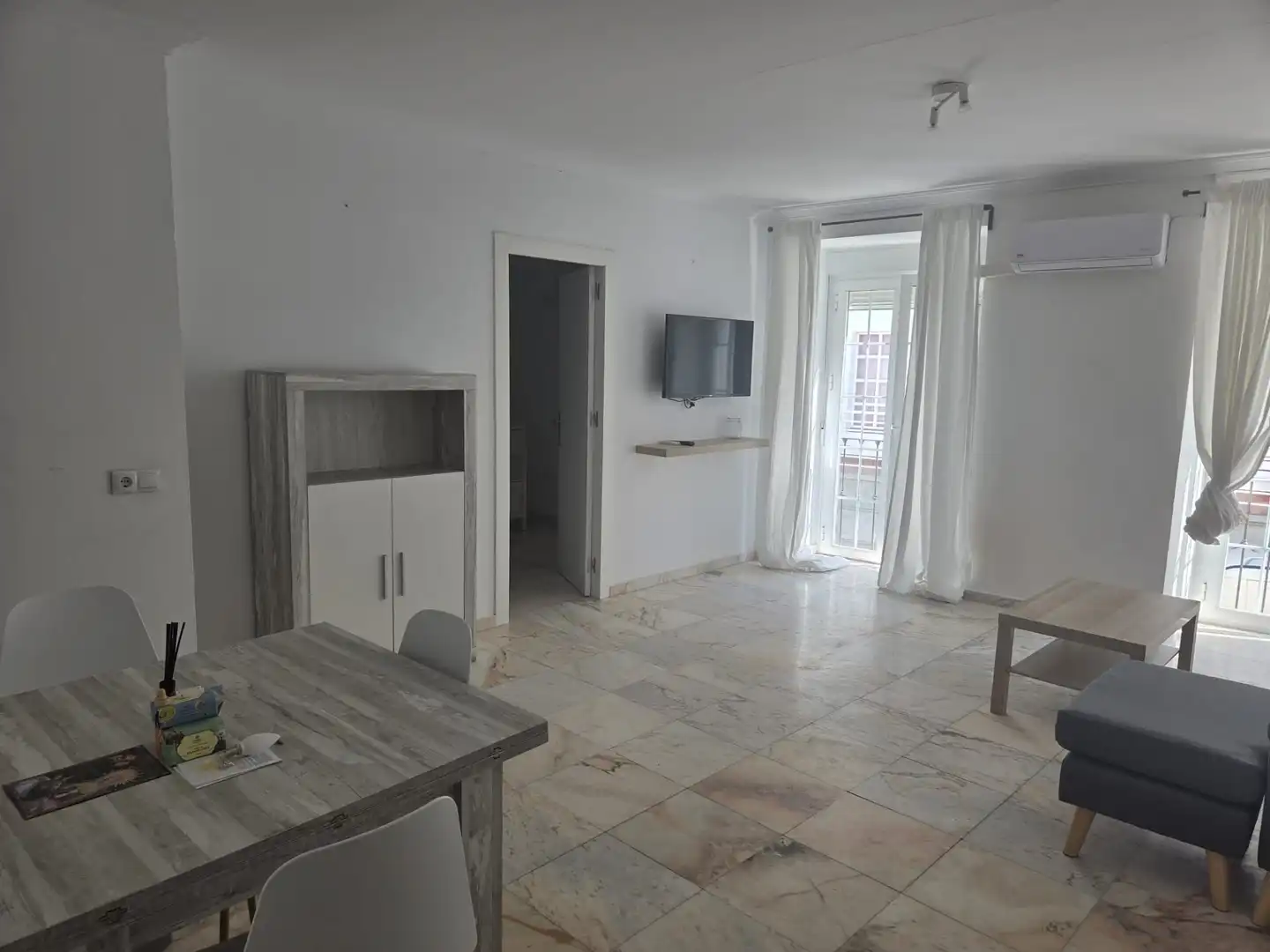 Living room of Apartments for rent in Badajoz  with Air Conditioner, Furnished and Washing machine