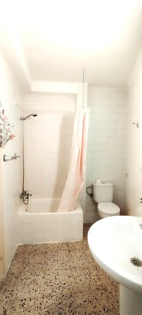 Bathroom of Apartments for sale in Badalona  with Terrace
