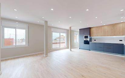 Sala d'estar de Àtic en venda en  Barcelona Capital amb Aire condicionat, Calefacció i Parquet