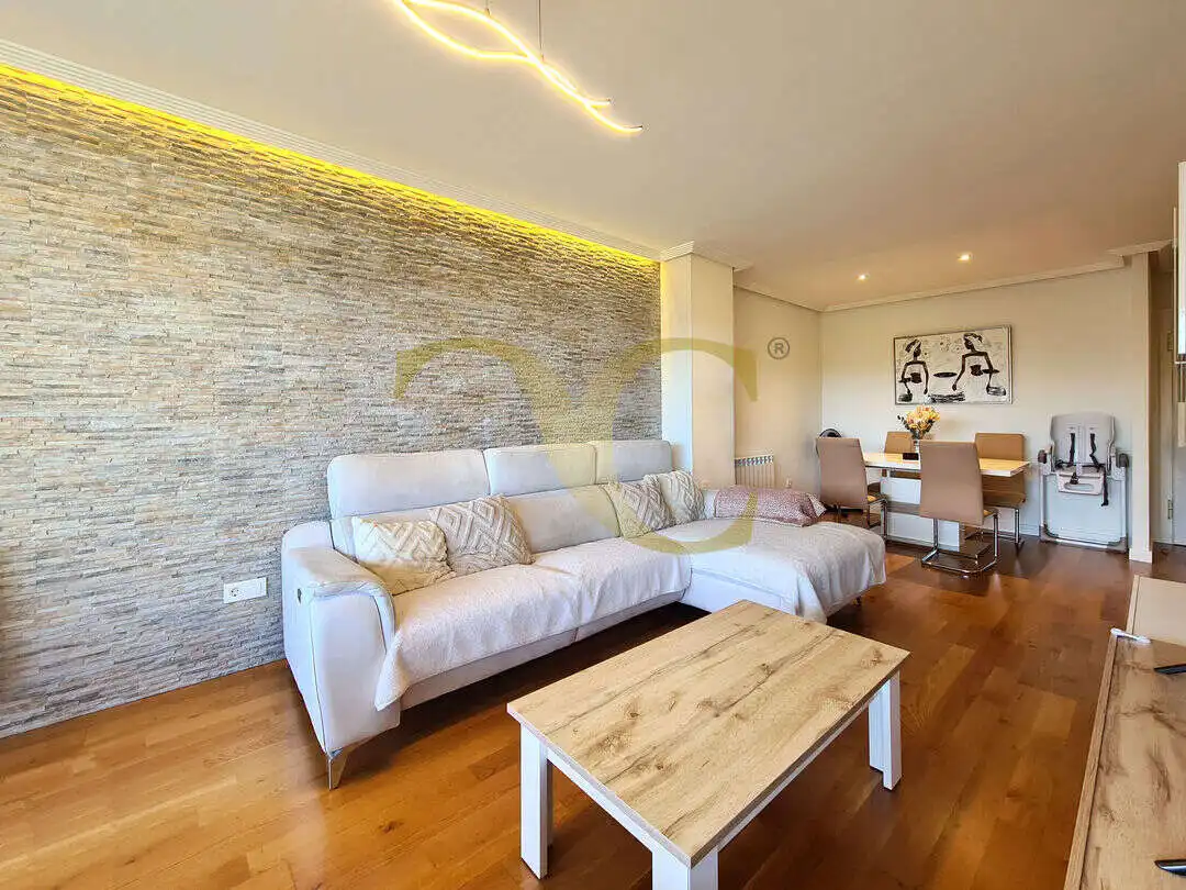 Sala d'estar de Pis en venda en Oviedo  amb Aire condicionat, Calefacció i Terrassa