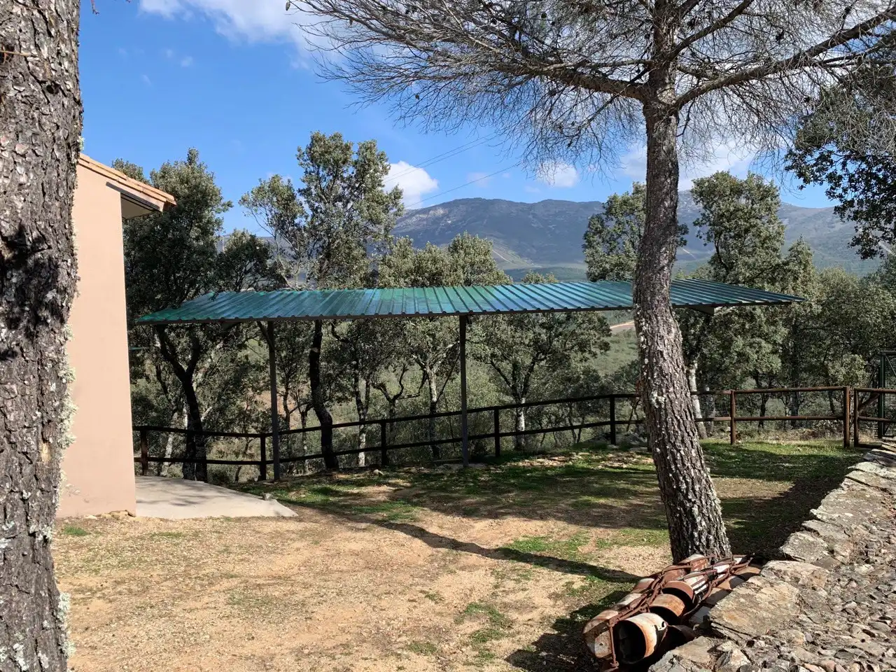 Vista exterior de Casa o chalet en venta en Los Navalucillos con Aire acondicionado, Calefacción y Jardín privado