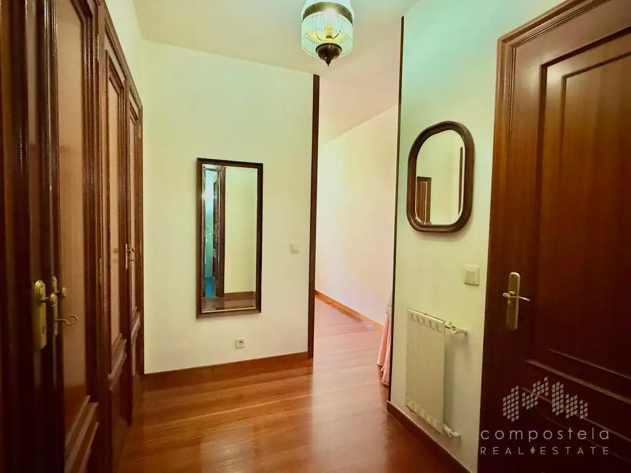Piso en venta en Santiago de Compostela  con Calefacción, Parquet y Trastero