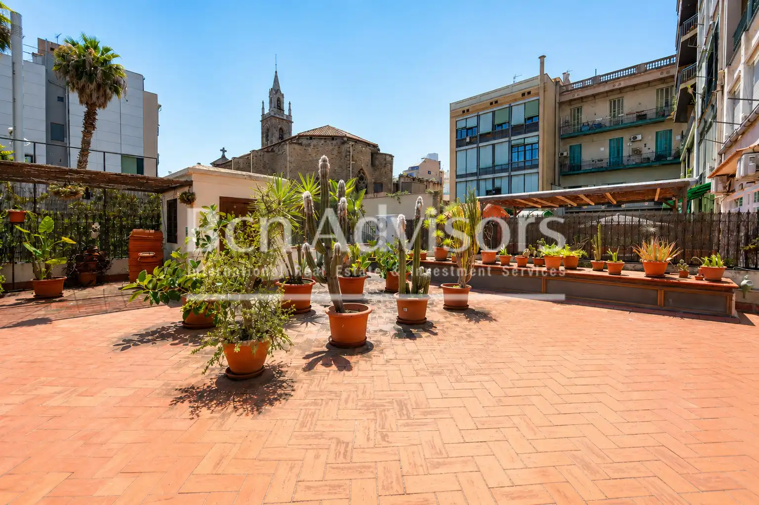 Piso con terraza en venta en Carrer de València, imagen 2