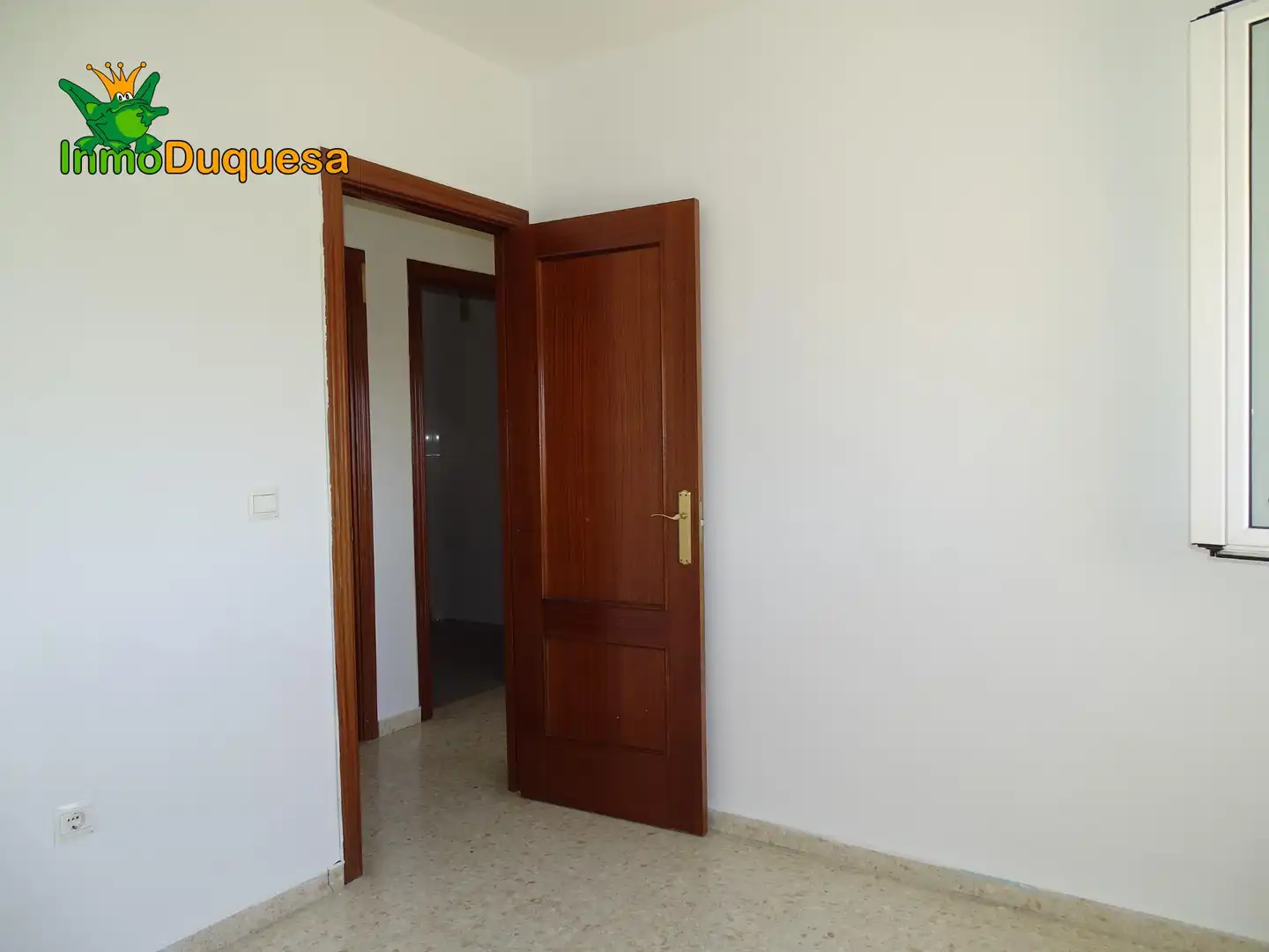 Flat for sale in Granada  with Air Conditioner, Heating and Storage room