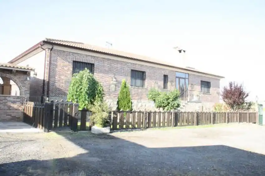 Exterior view of Houses for sale in Segovia  with Heating