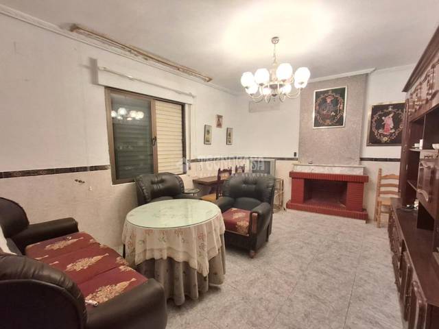 Casa adosada en Venta en Vilches