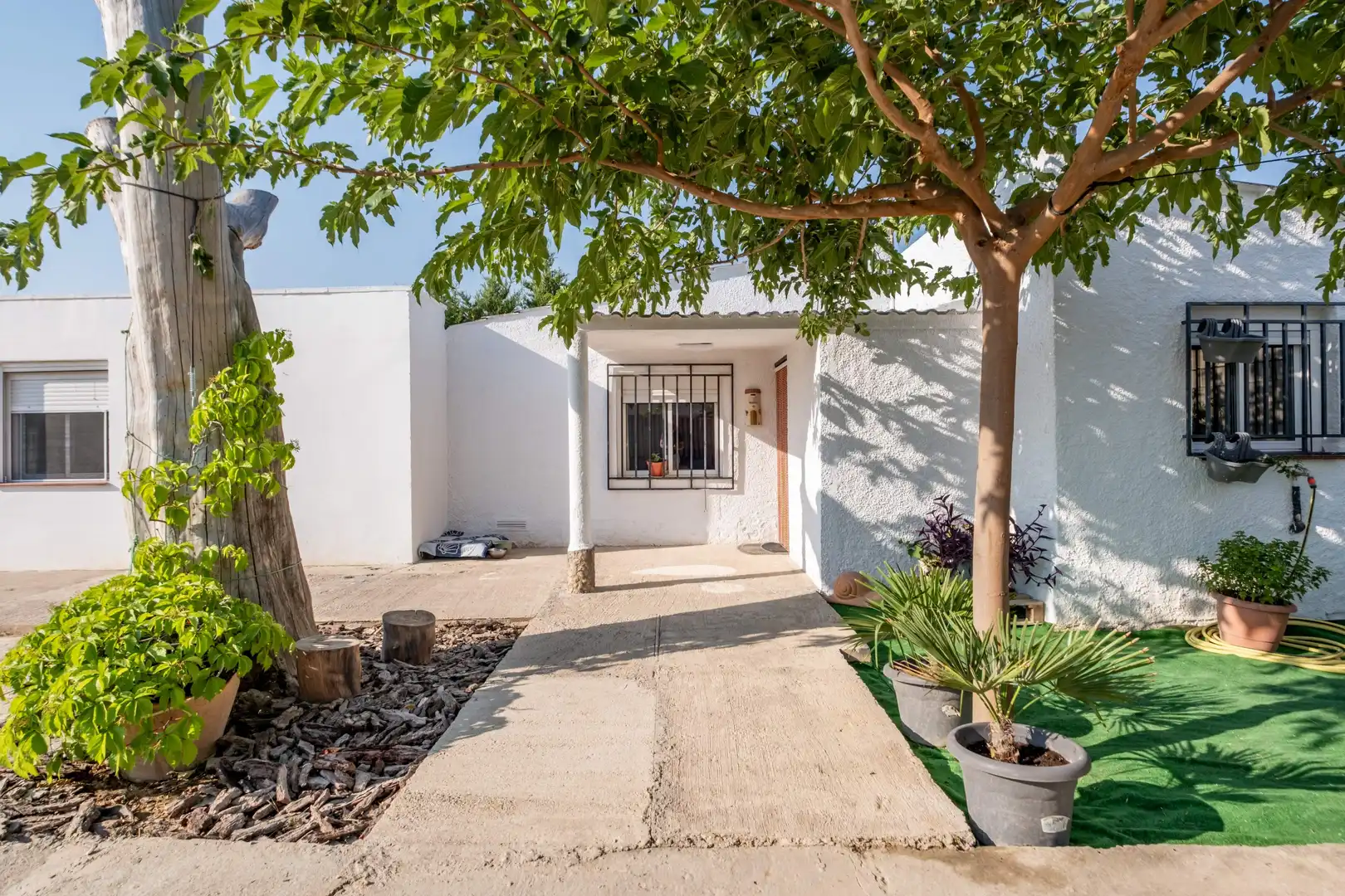 Vista exterior de Finca rústica en venda en Cadrete amb Aire condicionat, Calefacció i Jardí privat