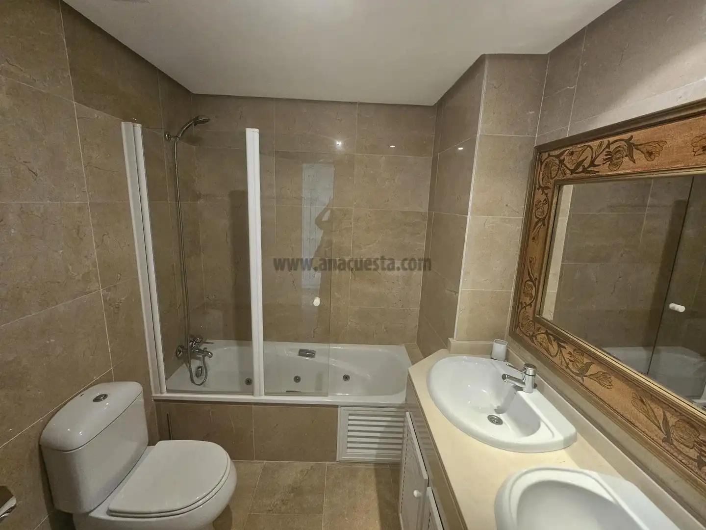 Apartamento con piscina en venta en Marina de la Duquesa, imagen 8