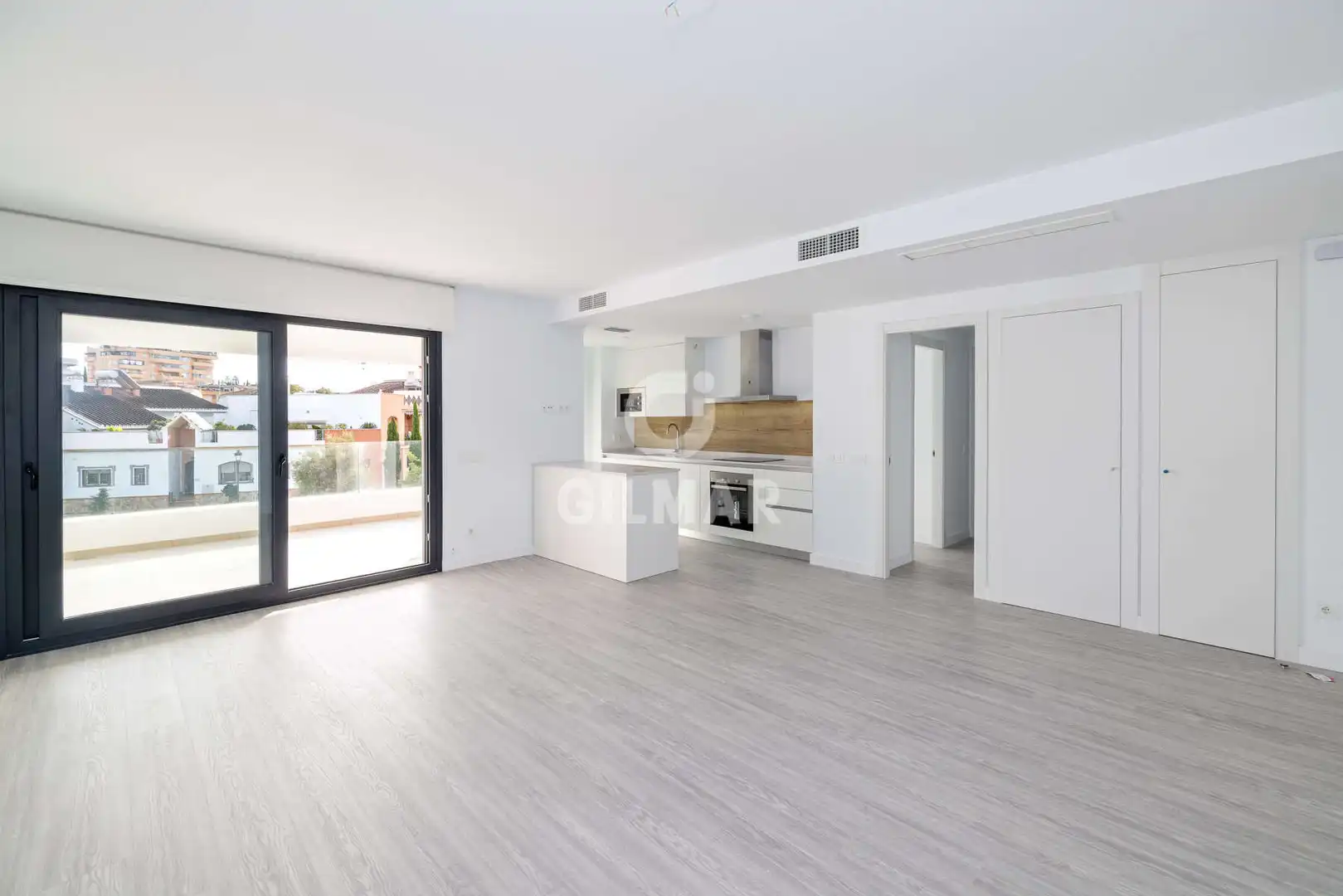 Vista exterior de Apartament en venda en Estepona amb Calefacció, Traster i Piscina