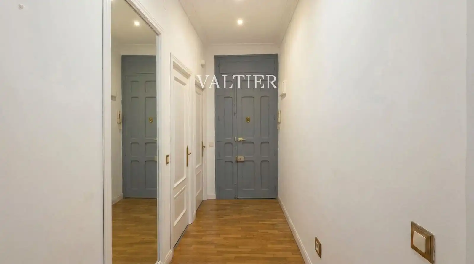Flat for rent in Madrid  with Air Conditioner, Terrace and Furnished