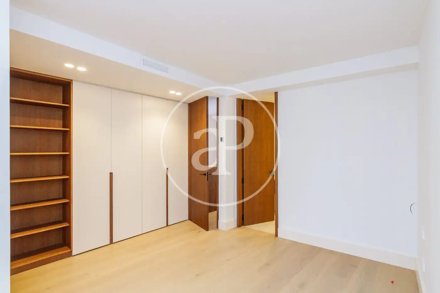 Habitación de Piso en venta en Madrid con Aire acondicionado, Calefacción y Balcón
