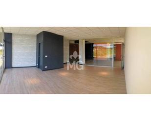 Premises to rent in Vic