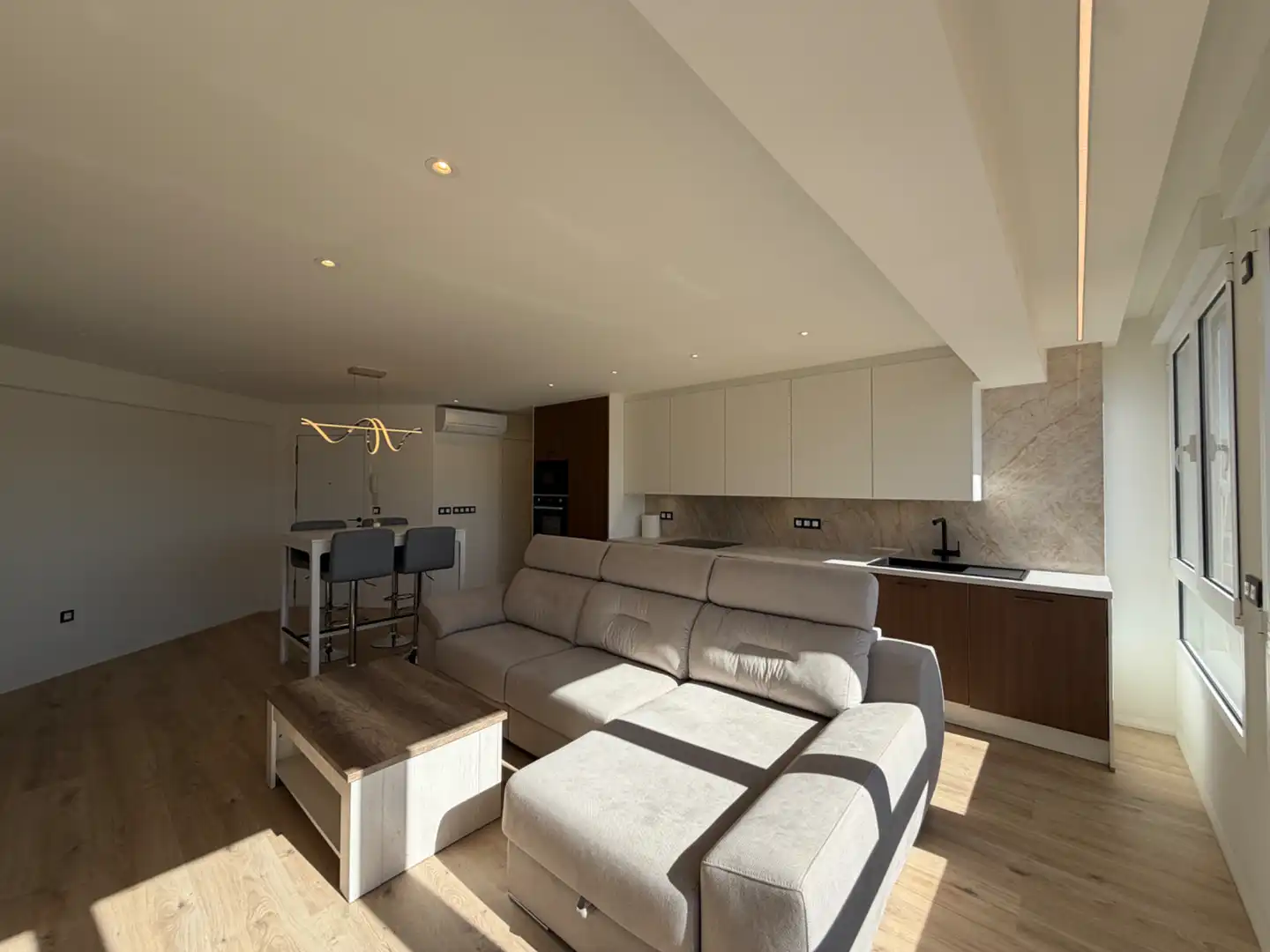 Wohnzimmer von Wohnung zur Miete in Centro  